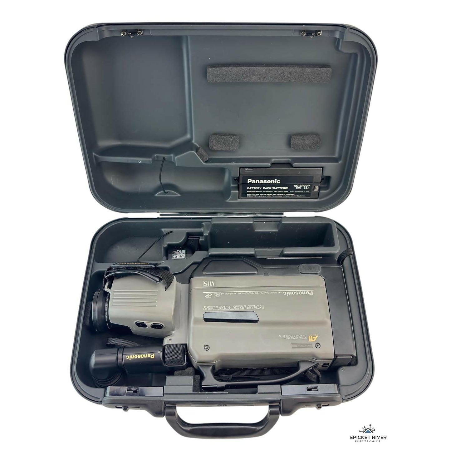 Panasonic AG-188-P VHS Reporter Movie Camcorder w/ Case,  2x Batteries, Light