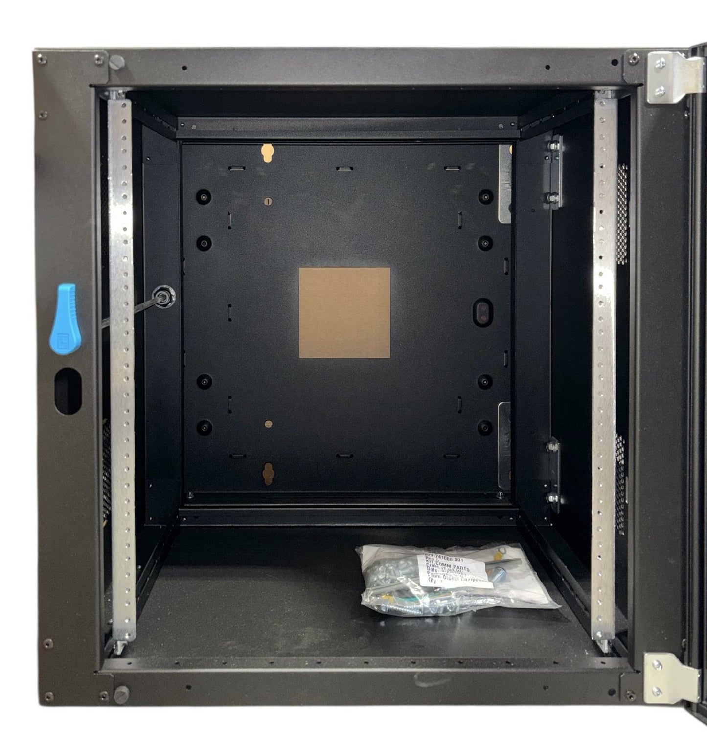 NEW - Chatsworth 11840-724 CUBE-iT Wall-Mount Server Rack 12U 24x24x24 300lb Max